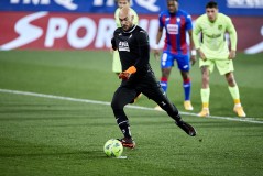 皇马青训天才25岁后卫加盟，成球队后防线新星未来基石