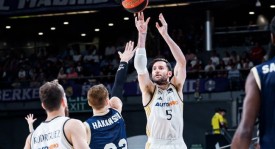 皇马西甲积分榜领跑，塞维利亚之战续写六连胜传奇